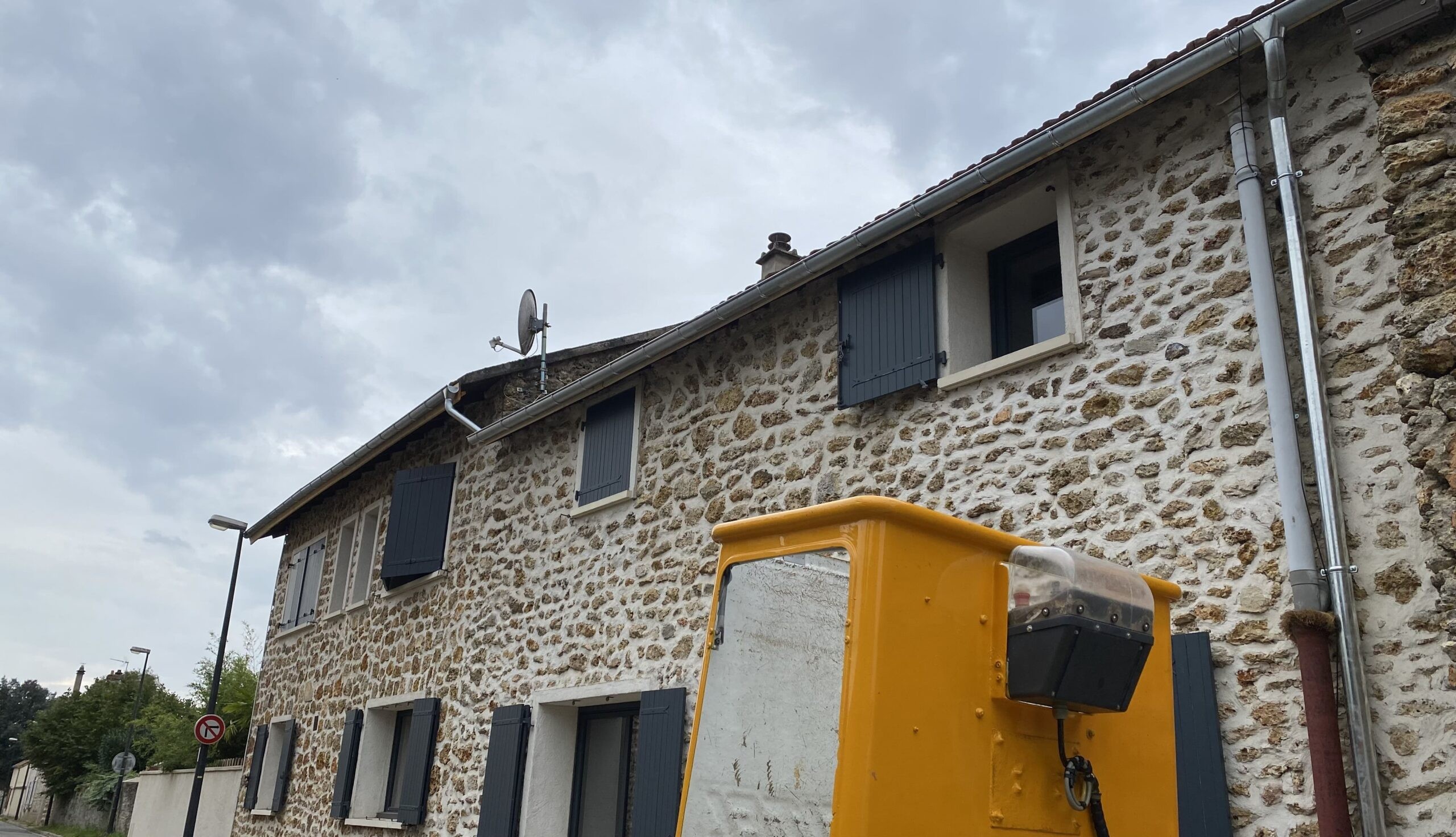 Couvreurs, charpentiers, zingueurs, peintres, façadiers et ramoneurs à Bois d'Arcy (78390) dans les Yvelines (78)