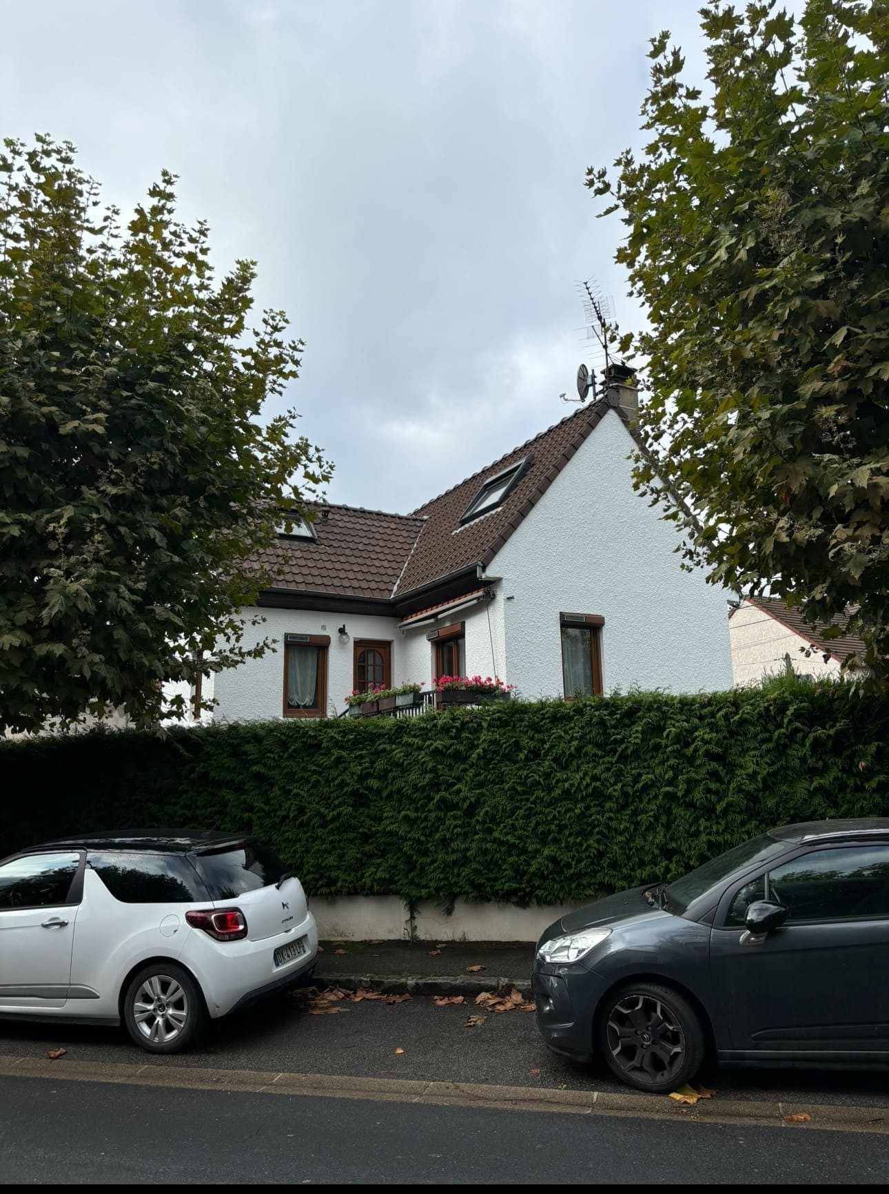 Couvreurs, charpentiers, zingueurs, peintres, façadiers et ramoneurs à Bois d'Arcy (78390) dans les Yvelines (78)