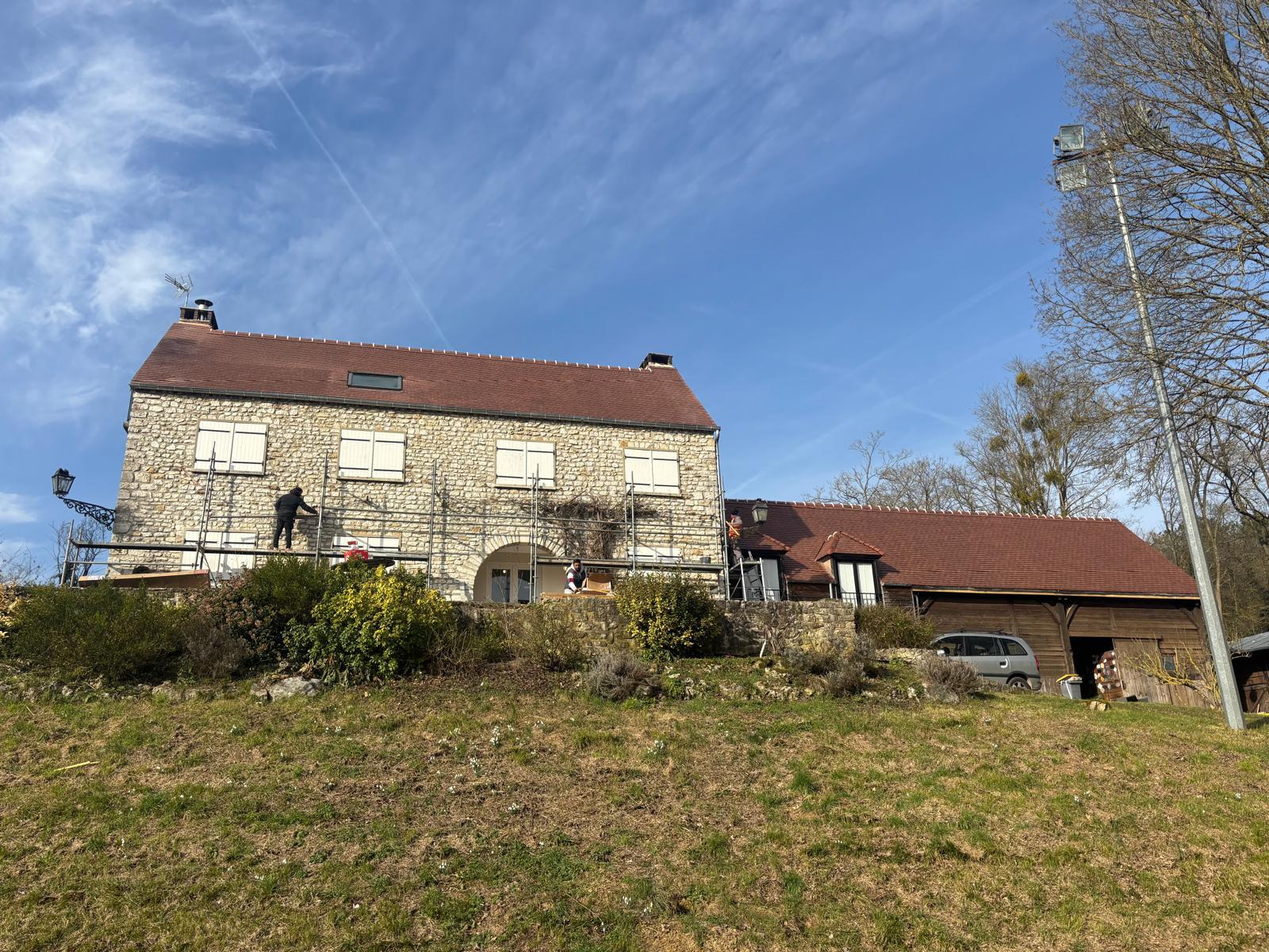 Couvreurs, charpentiers, zingueurs, peintres, façadiers et ramoneurs à Bois d'Arcy (78390) dans les Yvelines (78)