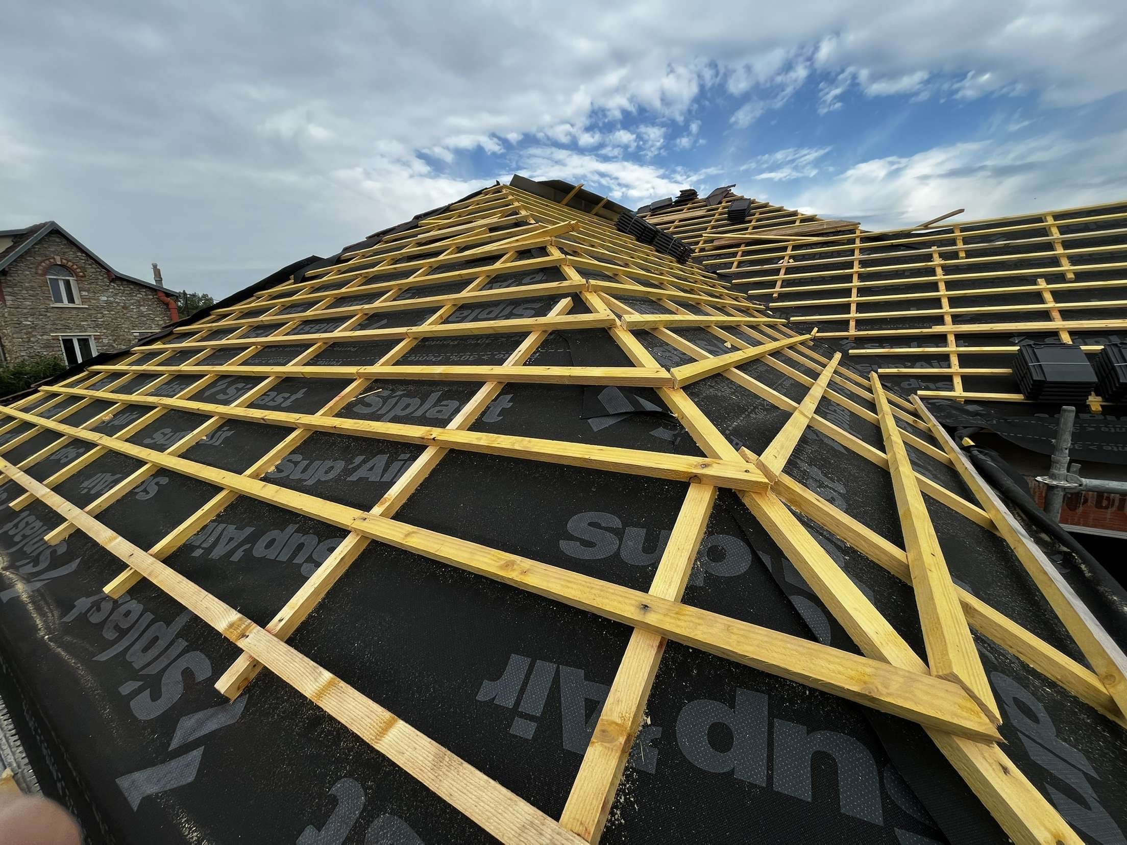 Couvreurs, charpentiers, zingueurs, peintres, façadiers et ramoneurs à Bois d'Arcy (78390) dans les Yvelines (78)