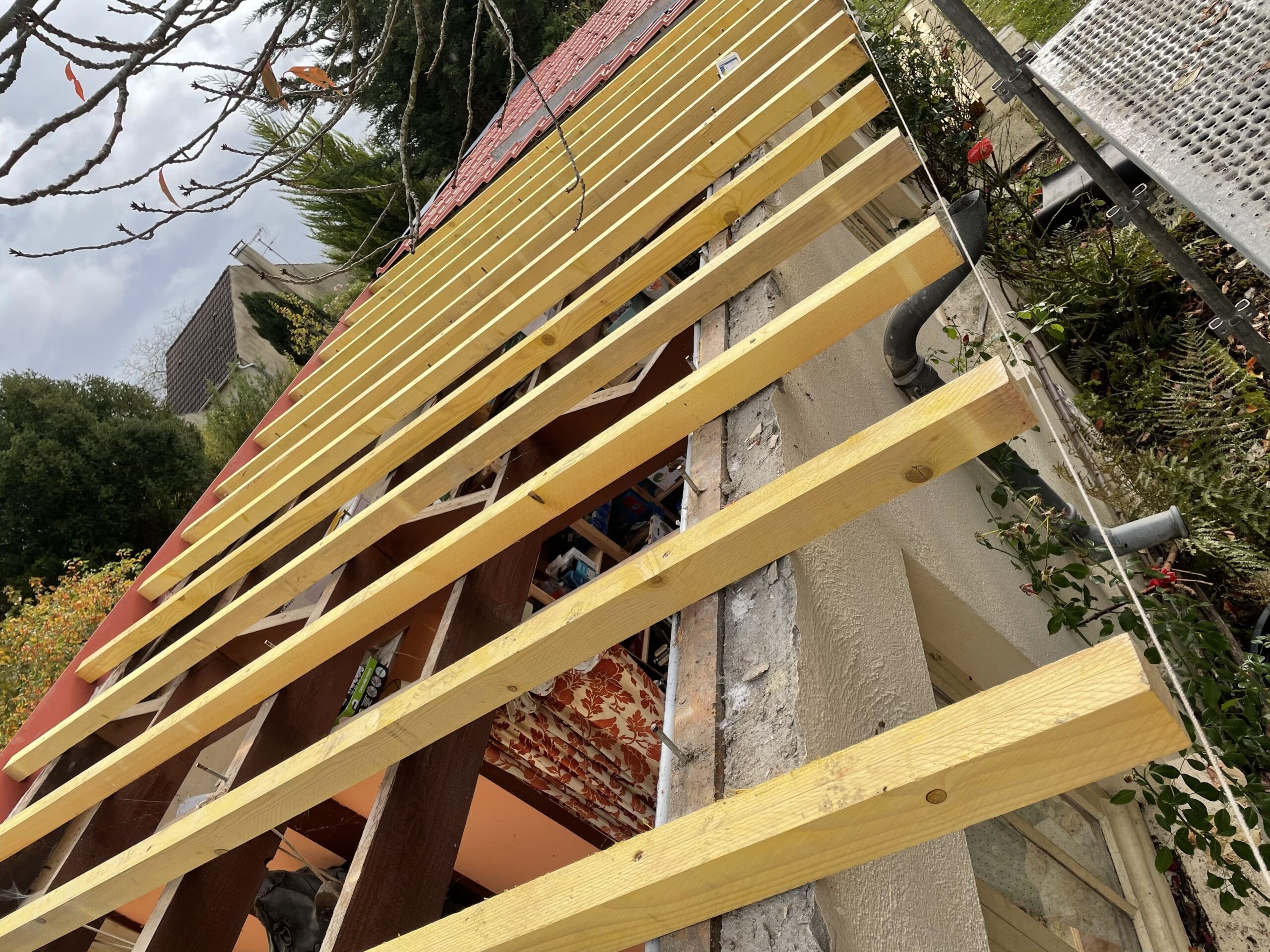 Couvreurs, charpentiers, zingueurs, peintres, façadiers et ramoneurs à Bois d'Arcy (78390) dans les Yvelines (78)