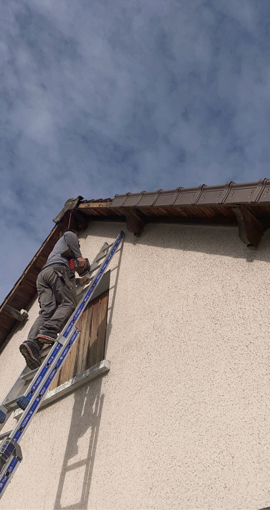 Couvreurs, charpentiers, zingueurs, peintres, façadiers et ramoneurs à Bois d'Arcy (78390) dans les Yvelines (78)