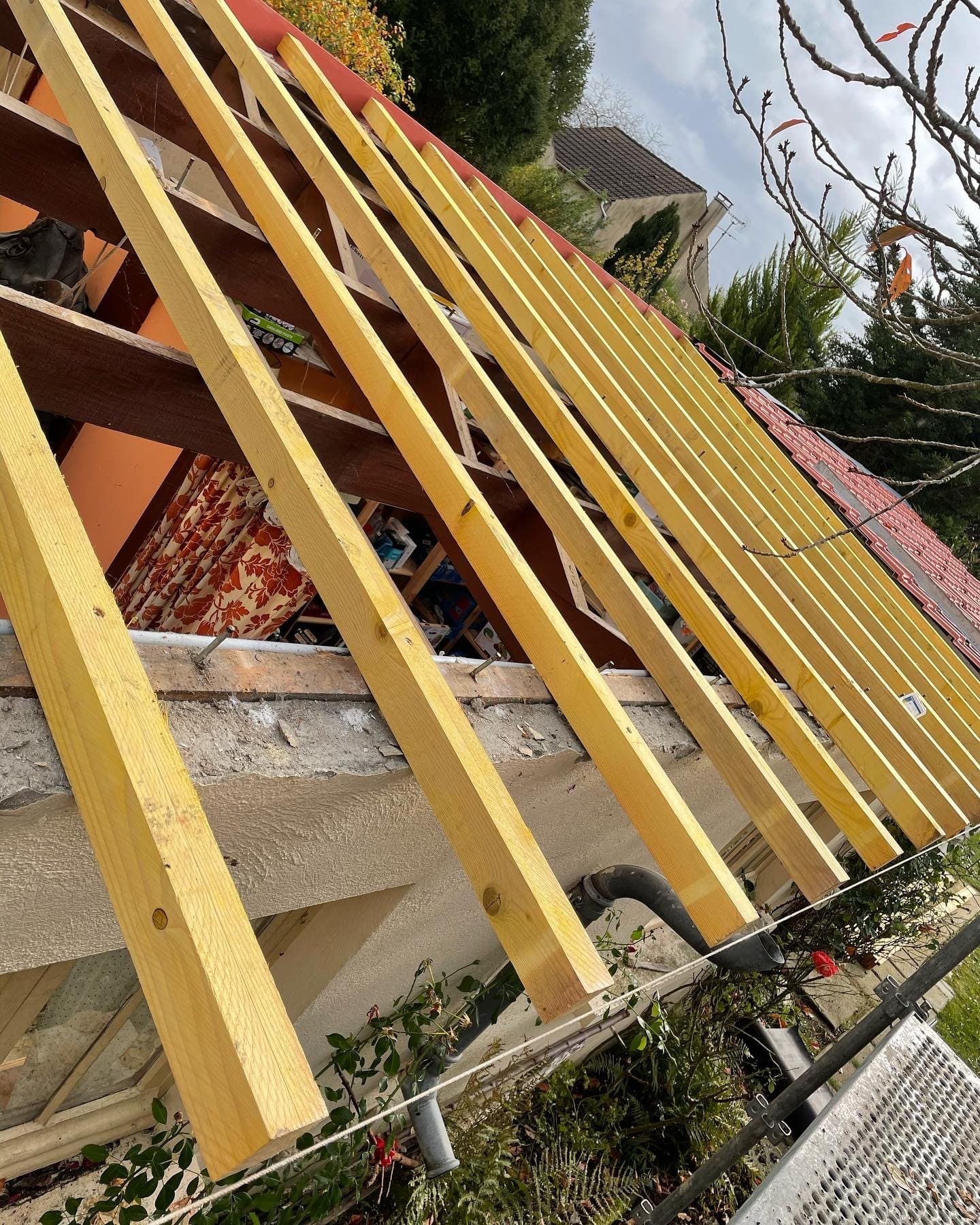 Couvreurs, charpentiers, zingueurs, peintres, façadiers et ramoneurs à Bois d'Arcy (78390) dans les Yvelines (78)