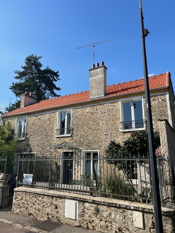 Couvreurs, charpentiers, zingueurs, peintres, façadiers et ramoneurs à Bois d'Arcy (78390) dans les Yvelines (78)