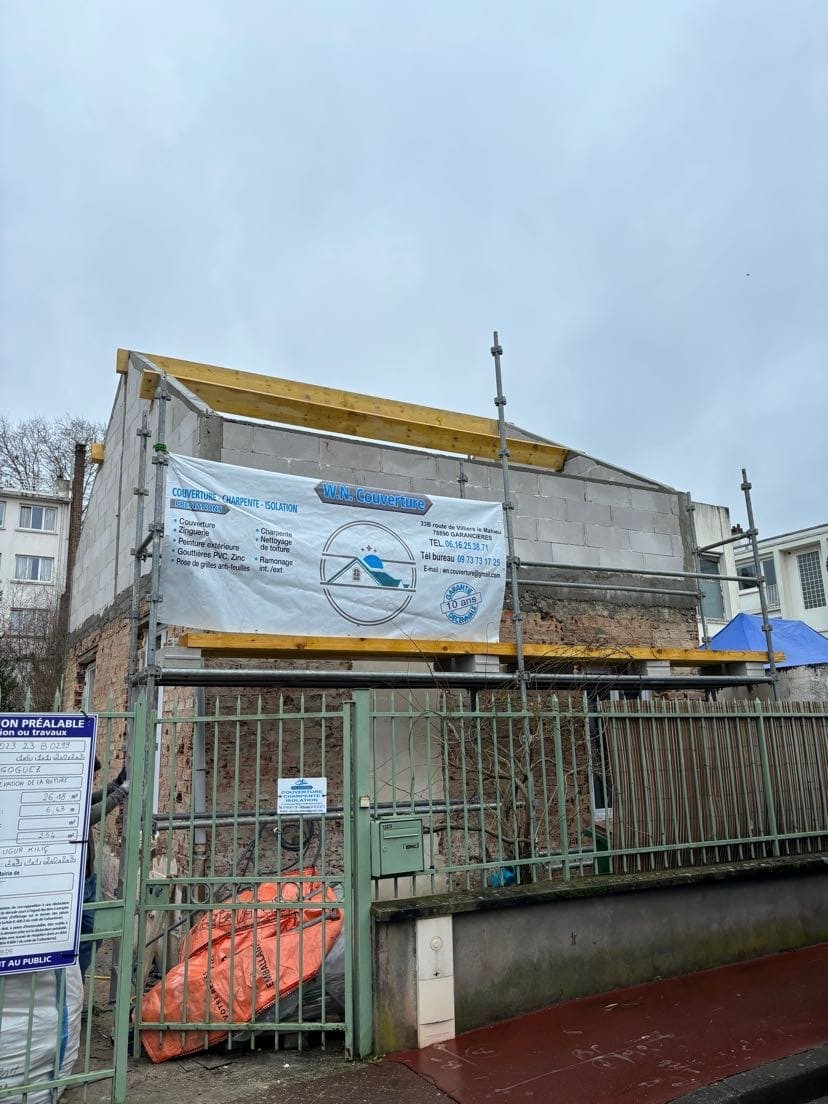 Couvreurs, charpentiers, zingueurs, peintres, façadiers et ramoneurs à Bois d'Arcy (78390) dans les Yvelines (78)