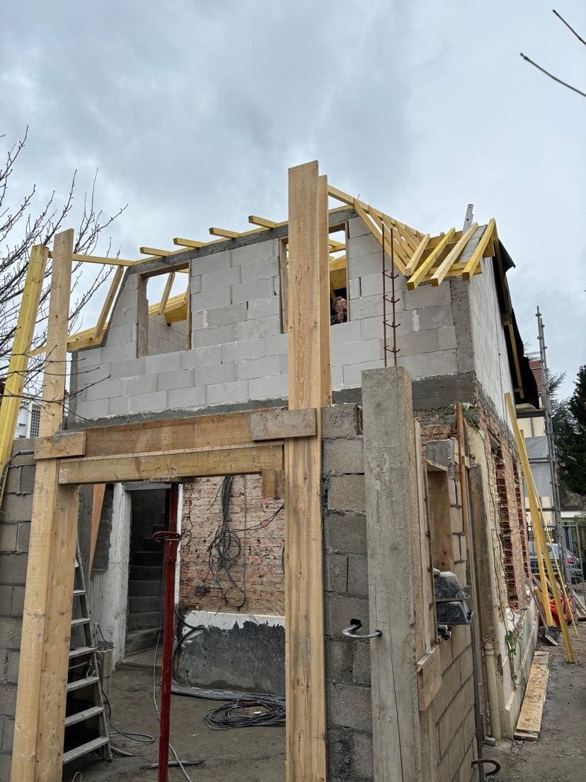 Couvreurs, charpentiers, zingueurs, peintres, façadiers et ramoneurs à Bois d'Arcy (78390) dans les Yvelines (78)