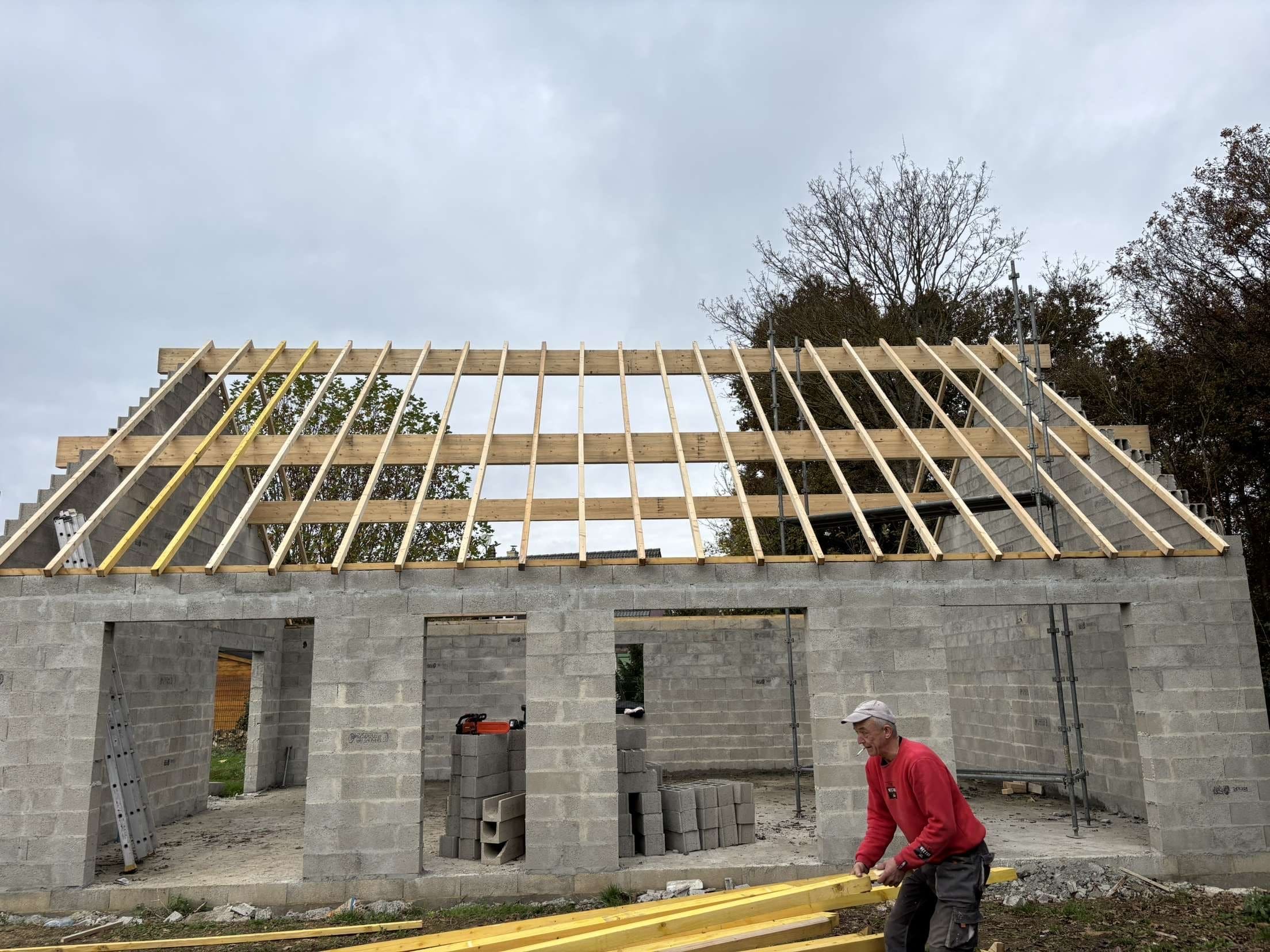 Couvreurs, charpentiers, zingueurs, peintres, façadiers et ramoneurs à Bois d'Arcy (78390) dans les Yvelines (78)