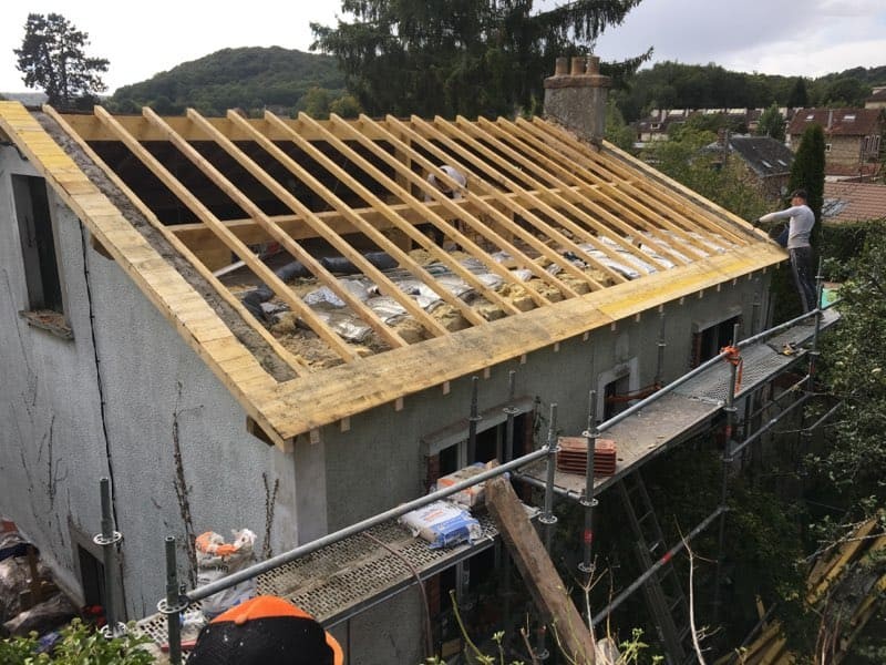 Couvreurs, charpentiers, zingueurs, peintres, façadiers et ramoneurs à Bois d'Arcy (78390) dans les Yvelines (78)